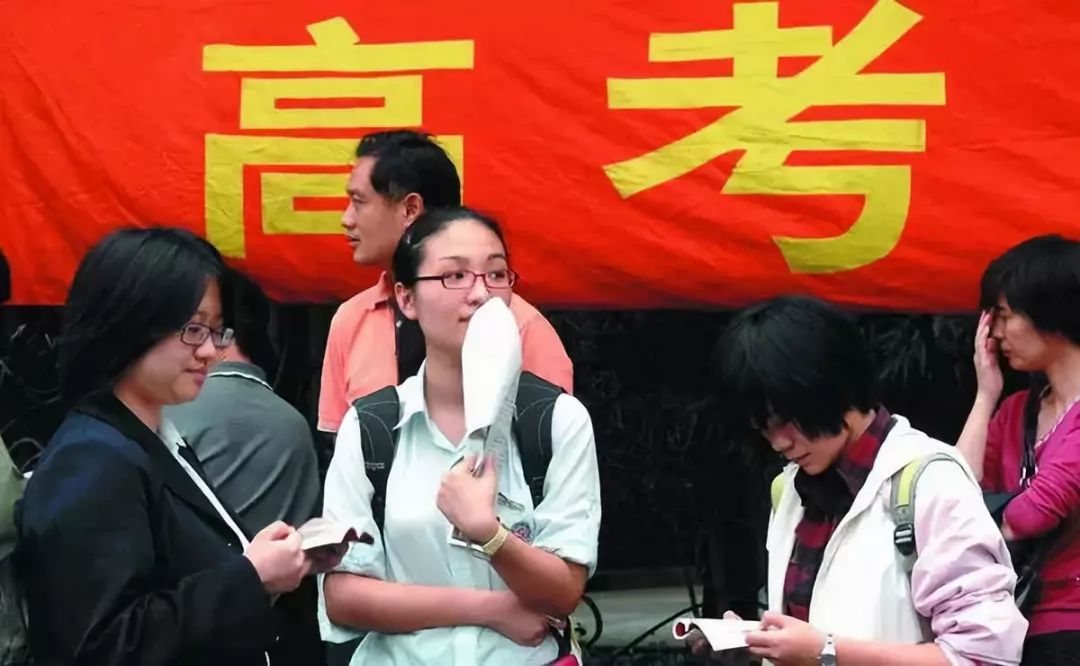 梁阳大校科技新品震撼发布，体验未来生活新篇章